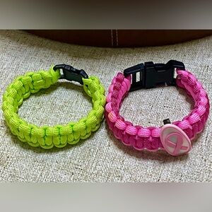 🦋2 new bracelets, pink and green, with clip clasp🦋